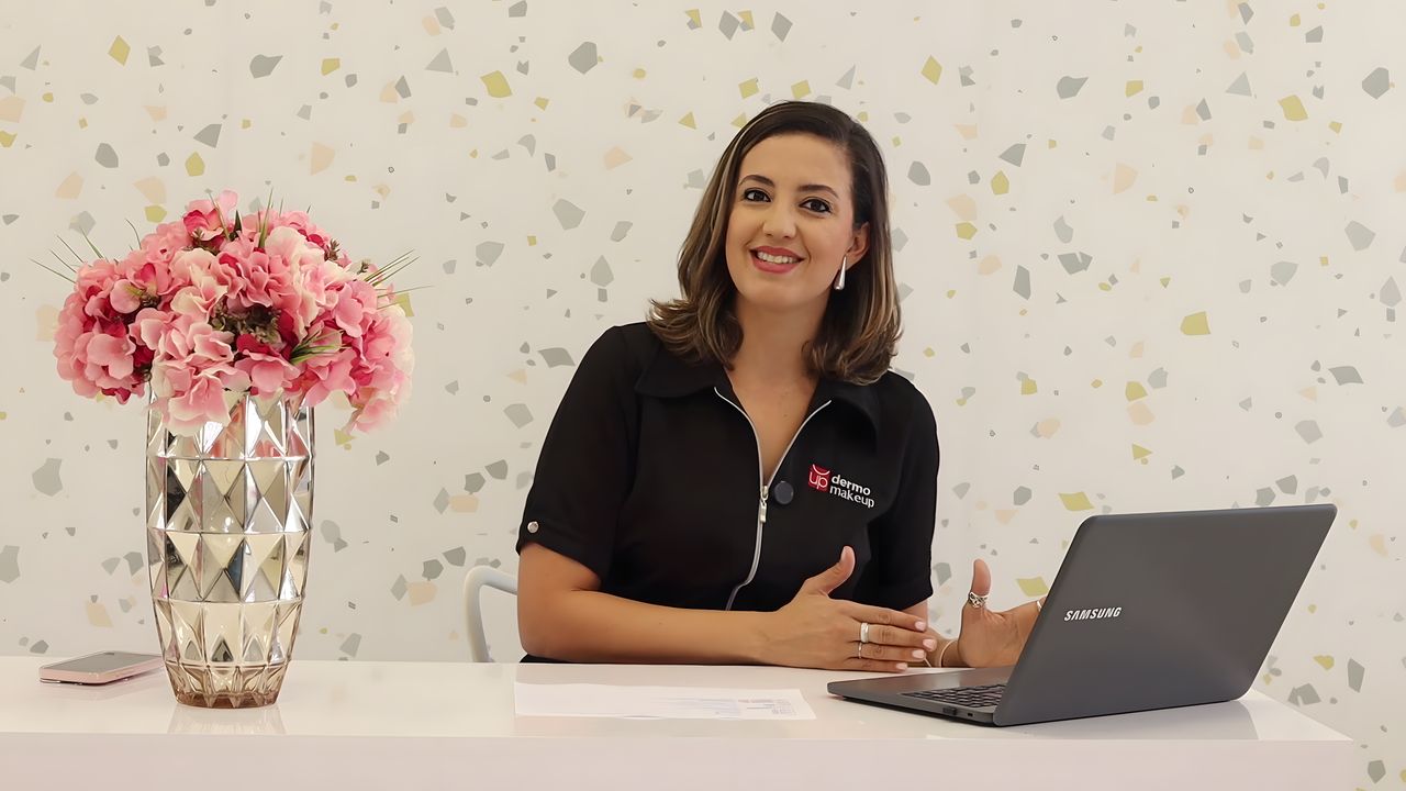 Dani Barbe em uma aula da formação